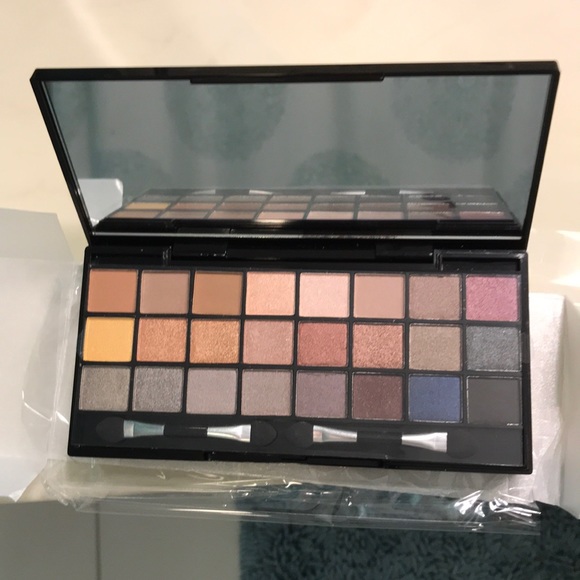 Beauty Gems Makeup Beauty Gems Simply Perfect Kit 65 Piece